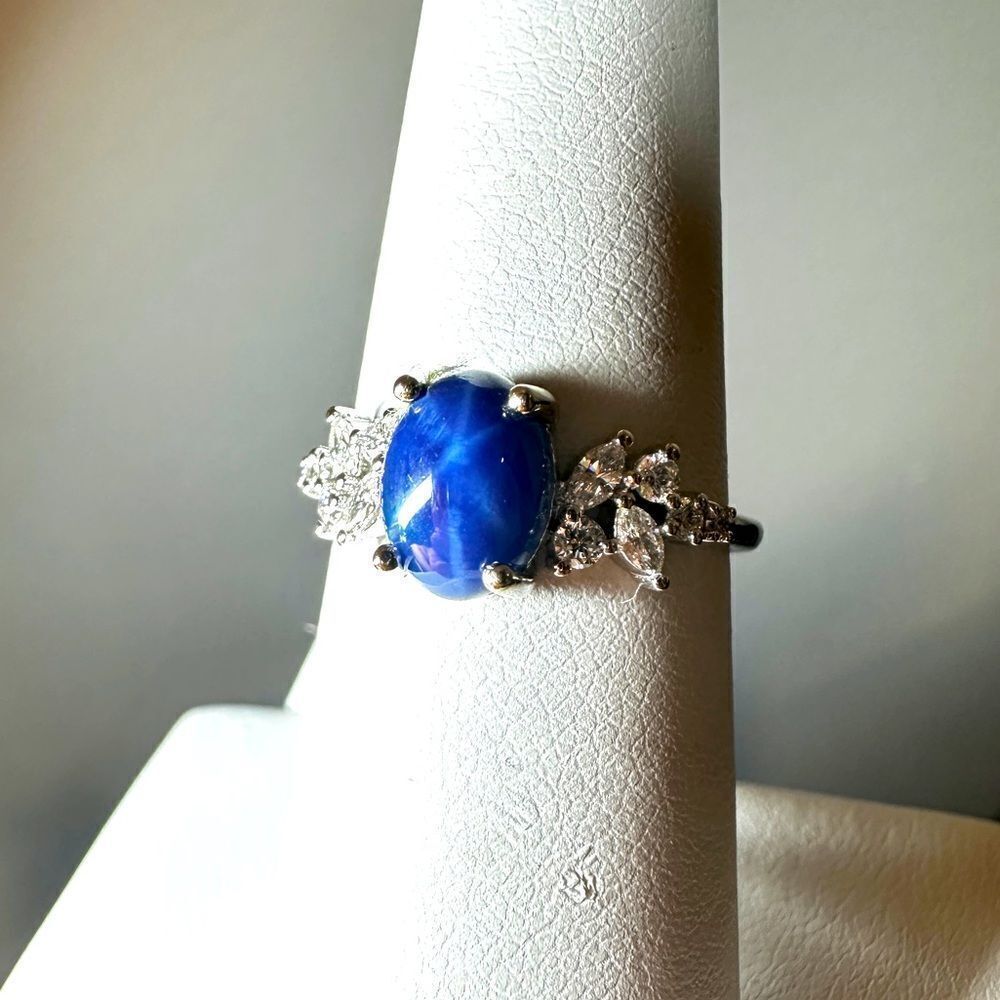 NWT 8x6mm oval cut star sapphire in 14kt WG with .26ctw diamond accents!